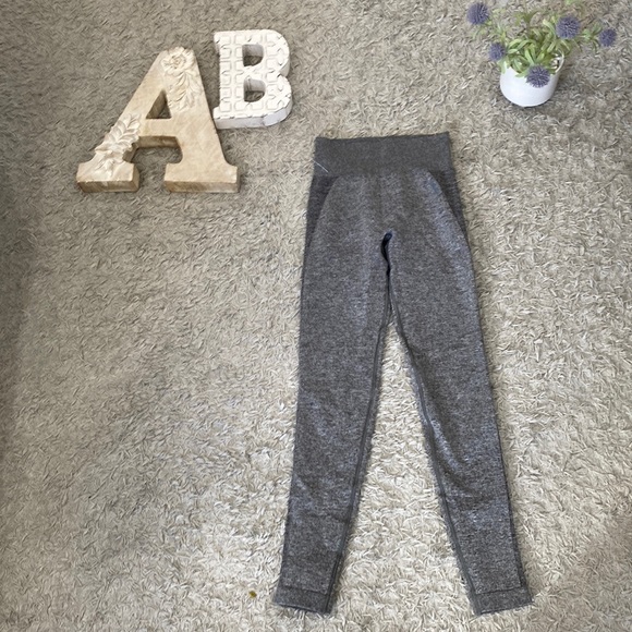 Gymshark Youth Leggings - Picture 1 of 6